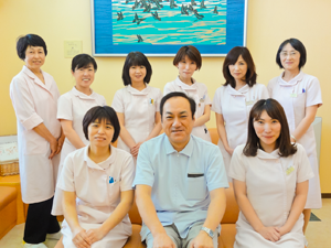 院長とスタッフ一同
